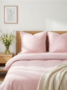 Komplet satynowej pościeli z ozdobnym wykończeniem - różowy