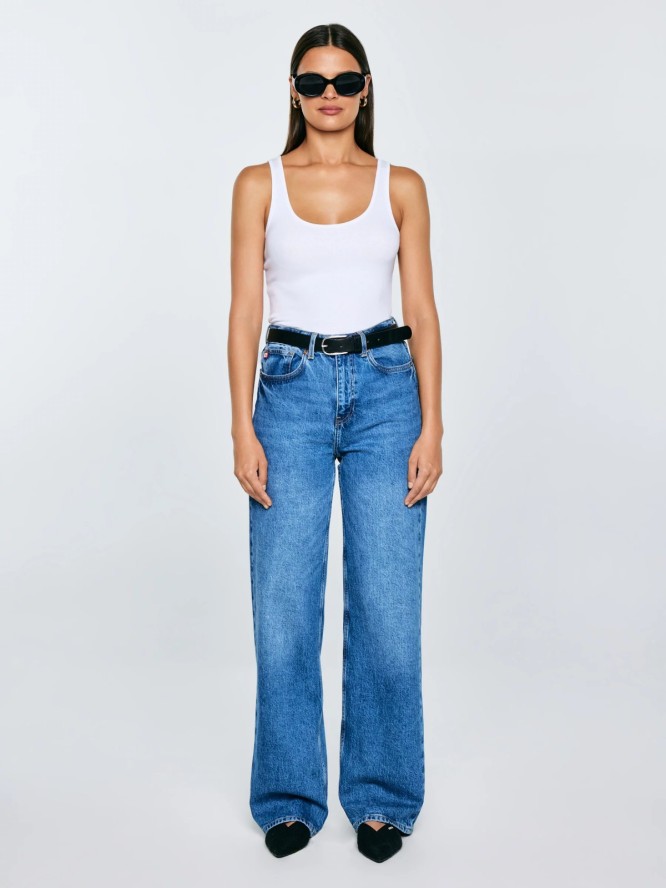 Koszulka damska na ramiączkach biała Alena 101