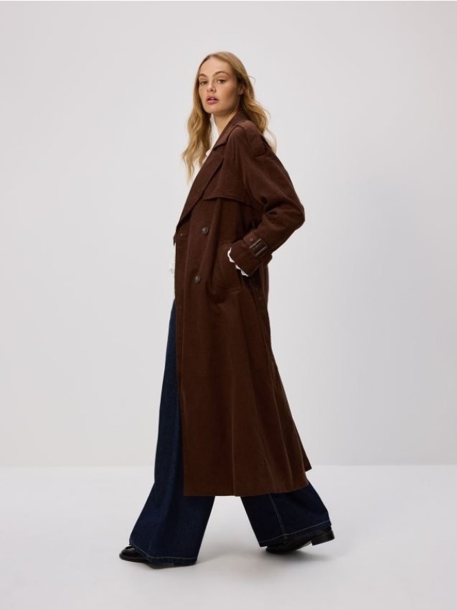 Sztruksowy trencz z paskiem - ciemnobrązowy