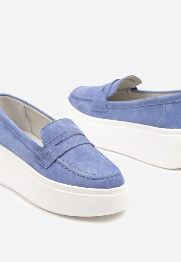 Granatowe Skórzane Mokasyny na Grubej Podeszwie z Ozdobnym Paskiem Eleariel