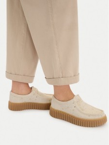 Clarks Półbuty Torhill Bee 26186297 Écru