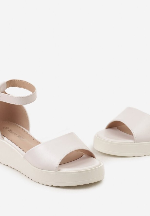 Białe Sandały z Ekoskóry na Grubej Podeszwie z Paskiem Przy Kostce Optia