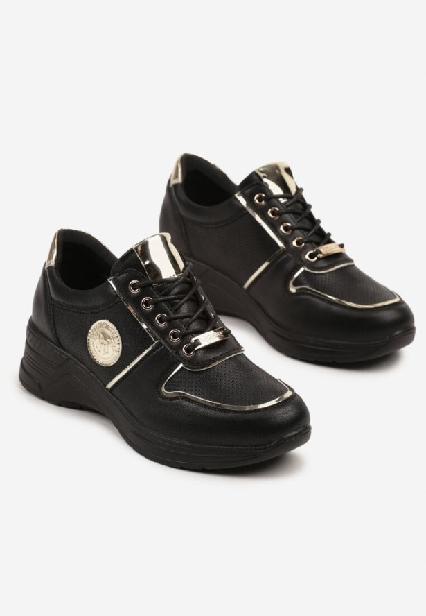 Czarne Sneakersy z Metalicznymi Ozdobami Yaslevi