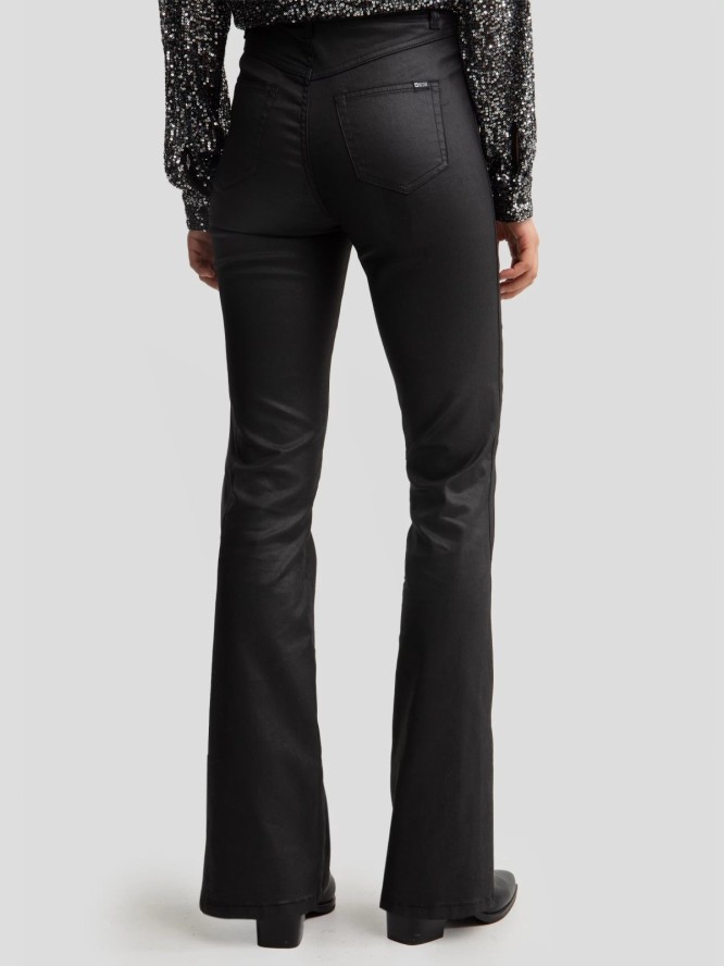 Jeansy damskie bootcut z rozcięciami woskowane czarne Blake 924