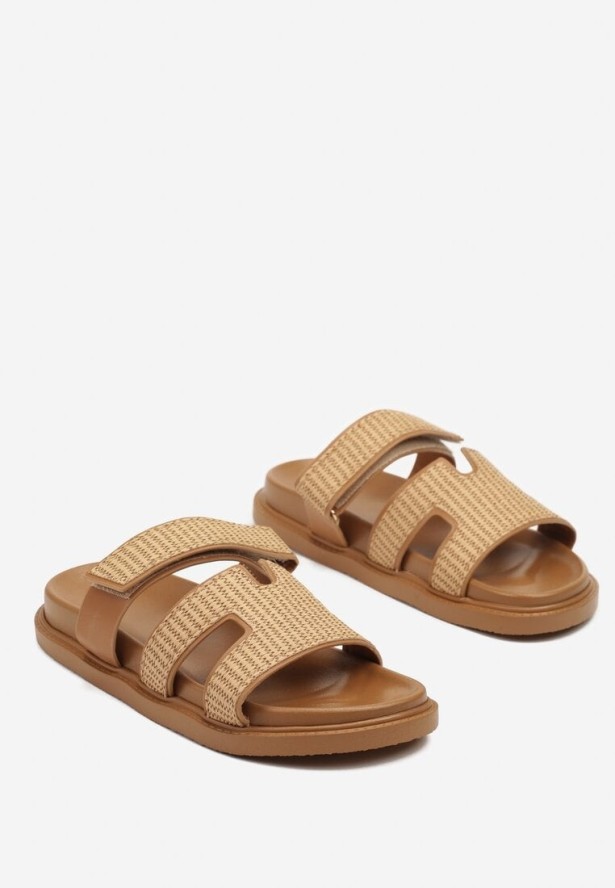 Ciemnobeżowe Klapki Zapinane na Rzep z Geometrycznymi Wycięciami Vevelina