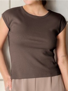 Bawełniana koszulka w prążek - brązowy