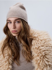 Czapka z wełną i kaszmirem - kremowy
