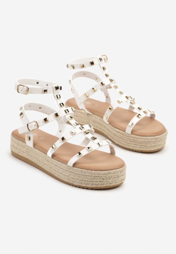 Białe Sandały Gladiatorki z Nitami na Plecionej Platformie Sonariona