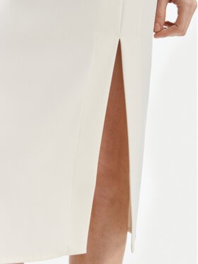 Rinascimento Sukienka koktajlowa CFC0127570003 Biały Slim Fit