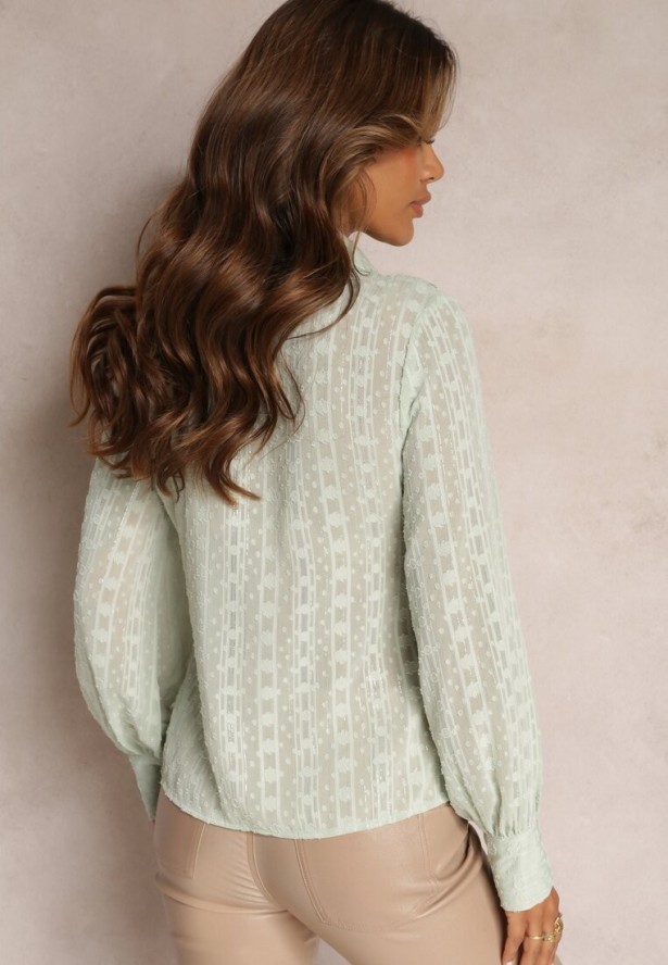 Miętowa Koszula z Tkaniny Plumeti Zdobiona Metaliczną Nitką i Koronką Mulliner