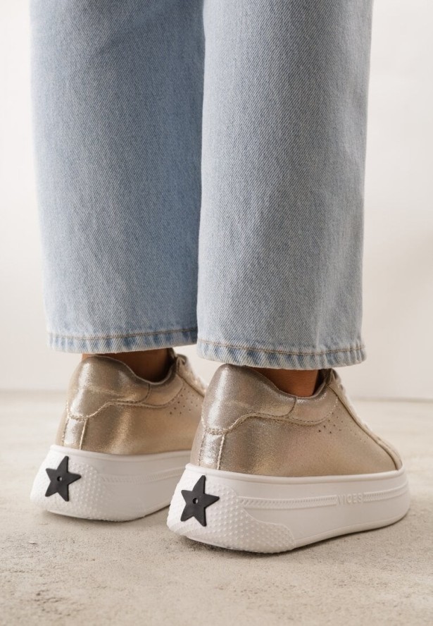 Złote Sneakersy VICES Ozdobione Gwiazdą i Błyszczącą Wstawką Oranatta