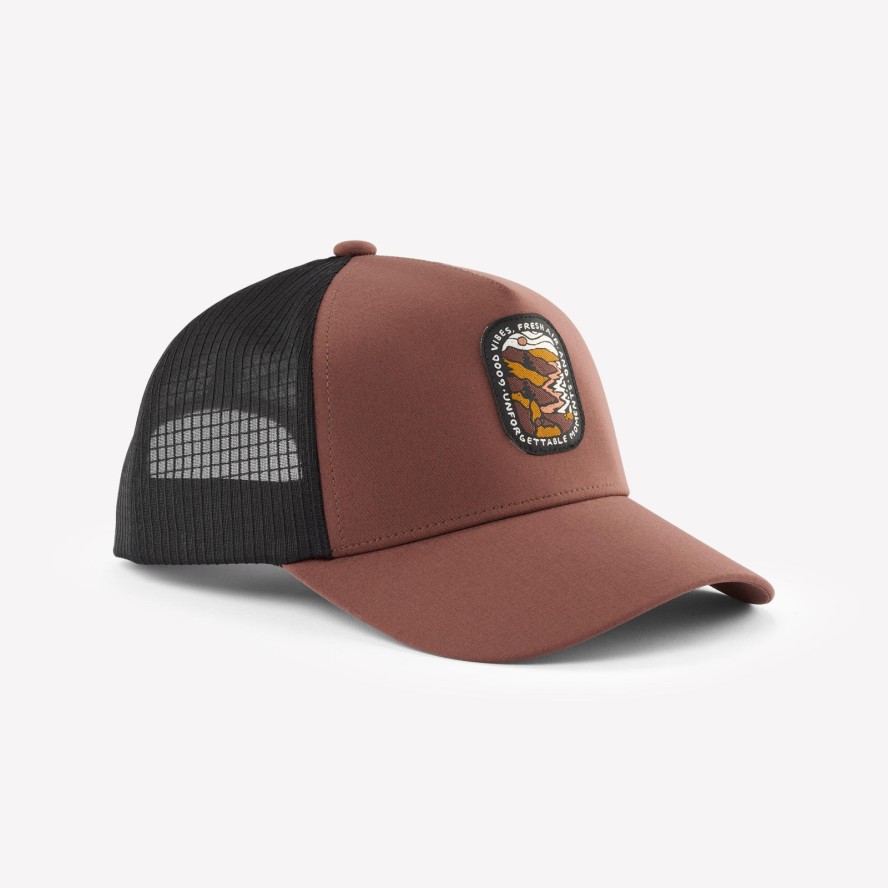 Czapka turystyczna z daszkiem Trucker 500