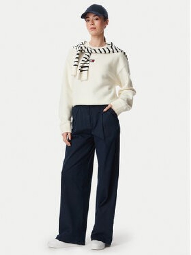 Tommy Jeans Sweter Fluffy Badge DW0DW23831 Biały Regular Fit
