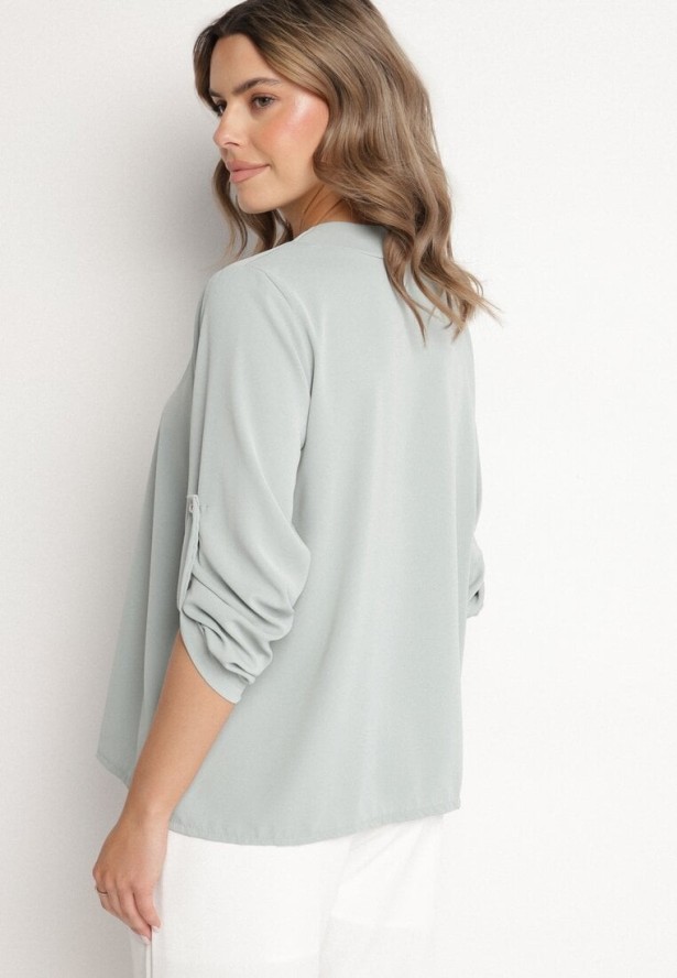Jasnozielona Bluzka o Trapezowym Kroju z Dekoltem w Serek i Podpinanymi Rękawami Aslimi