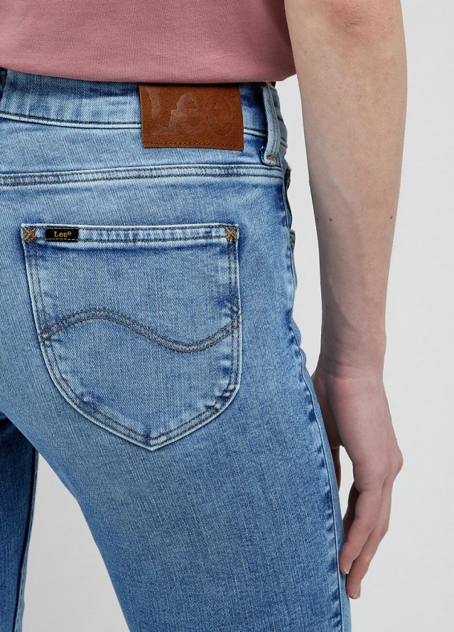 LEE SCARLETT DAMSKIE SPODNIE JEANSOWE JEANSY DŻINSY MAJESTIC WAVE L526GUD30 112338294