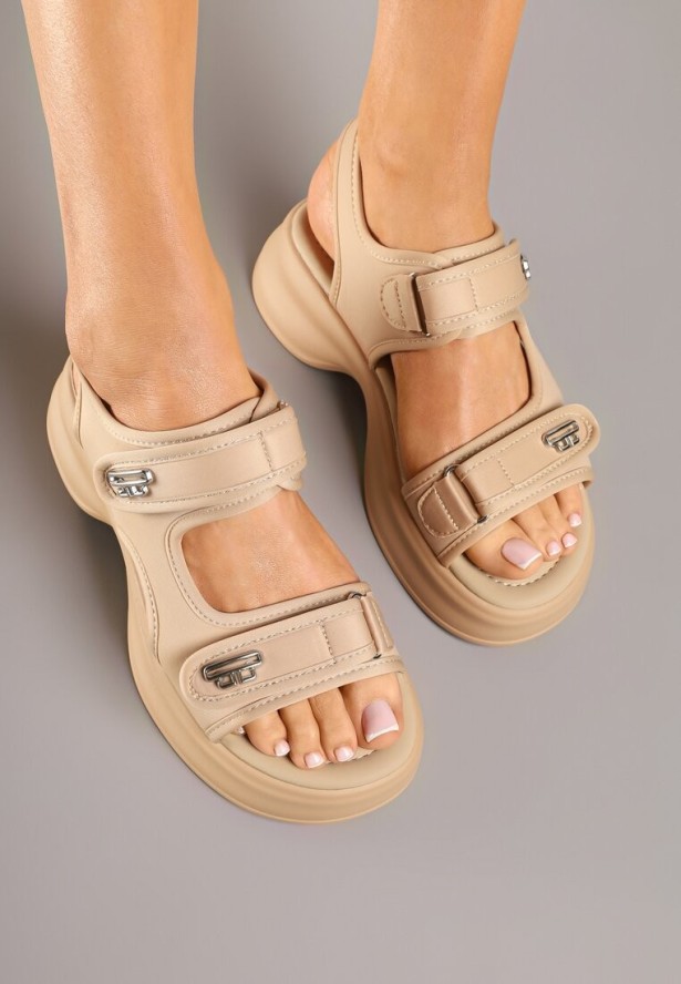 Beżowe Sandały na Platformie w Sportowym Stylu Ciarivianne