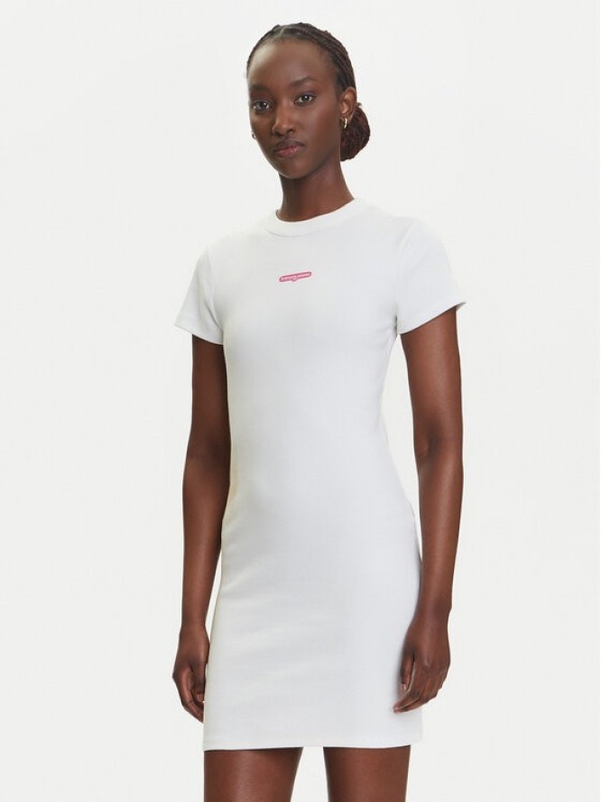 Tommy Jeans Sukienka codzienna Script DW0DW21186 Écru Slim Fit