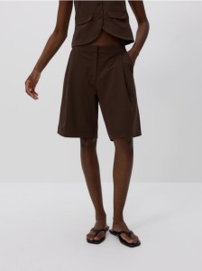 Szorty z zakładkami - brązowy