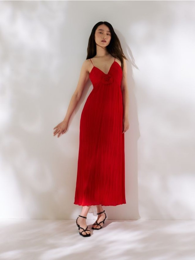 Sukienka maxi z kwiatową aplikacją - czerwony