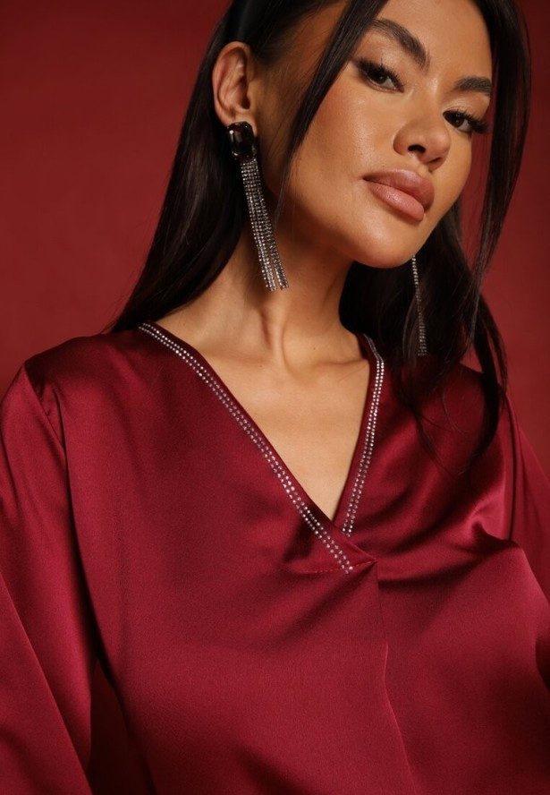 Bordowa Bluzka Satynowa z Trójkątnym Dekoltem Meli