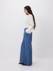 Jeansy flare z kantem - niebieski