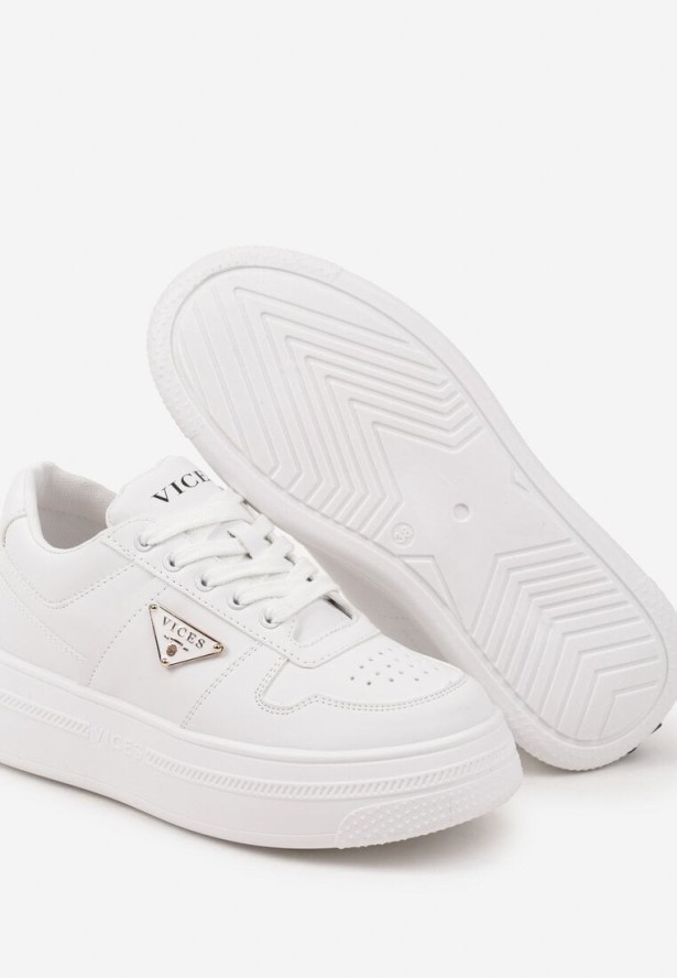 Białe Sneakersy Vices na Grubej Podeszwie z Geometryczną Ozdobą i Perforacją Karvesa