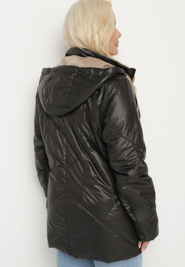 Czarna Kurtka z Odpinanym Kapturem i Ozdobnym Pikowaniem Xalseli
