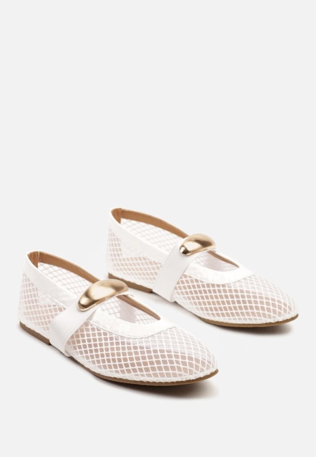 Białe Balerinki z Siateczkową Cholewką i Metaliczną Aplikacją Tathelisa