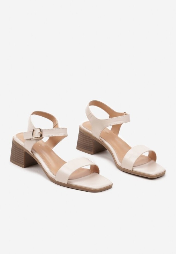 Beżowe Sandały na Obcasie z Kwadratowym Noskiem Danelna