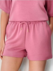 Szorty dresowe z wiązaniem soft touch - fioletowy