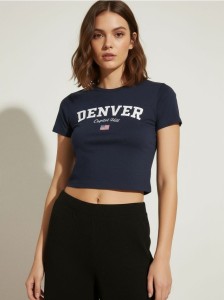 Krótka koszulka z napisem - niebieski