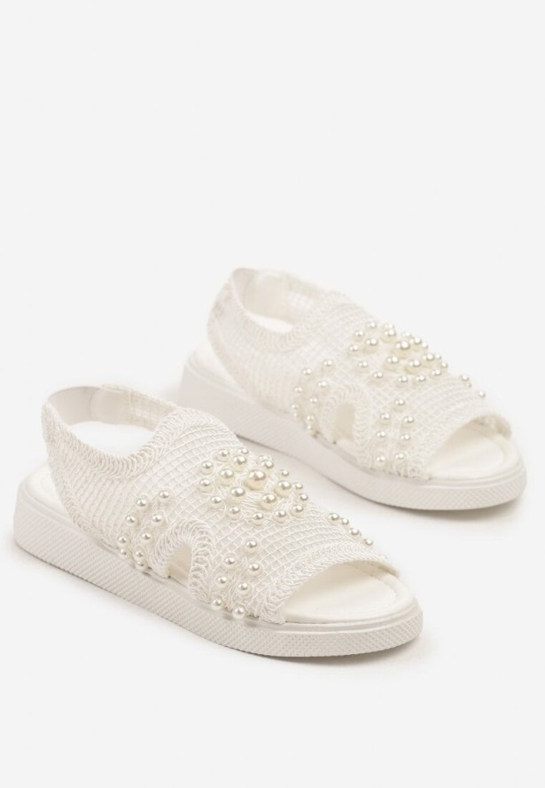 Białe Siateczkowe Sandały Ozdobione Perłami Lisannea