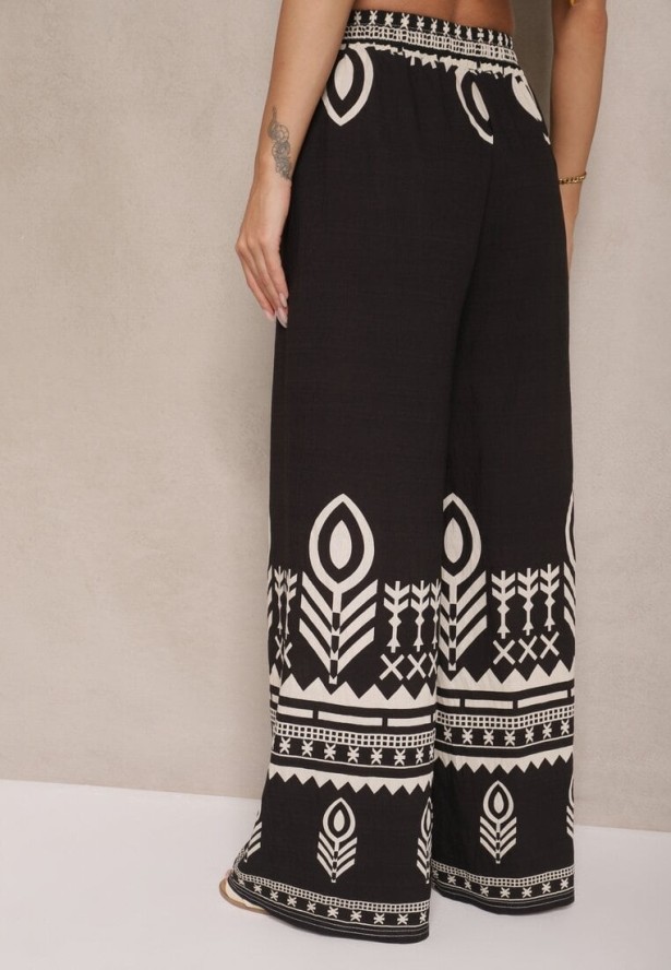 Czarne Szerokie Spodnie z Wiskozy z Gumką w Talii Zdobione Etnicznym Wzorem Soleldi