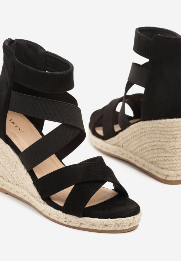 Czarne Sandały Vices na Koturnie Ozdobionym Plecionką Adisiel