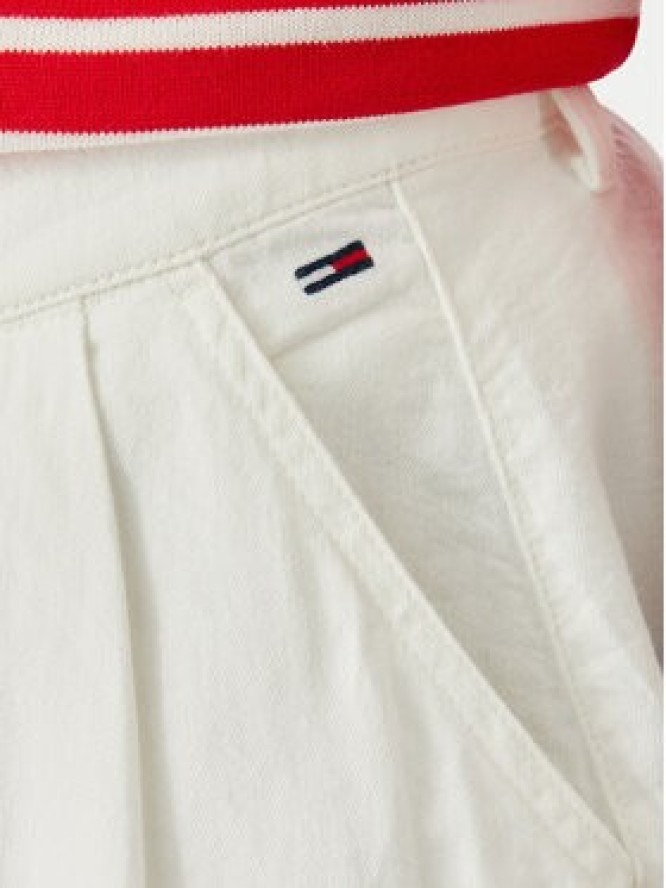 Tommy Jeans Spódnica mini DW0DW22971 Biały Relaxed Fit