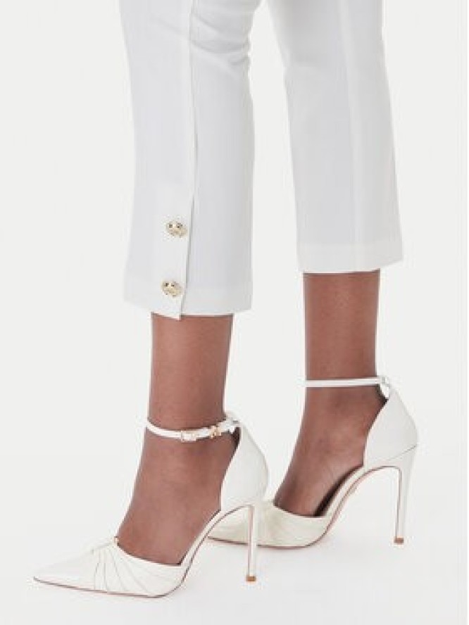 Rinascimento Spodnie materiałowe CFC0128641003 Biały Slim Fit