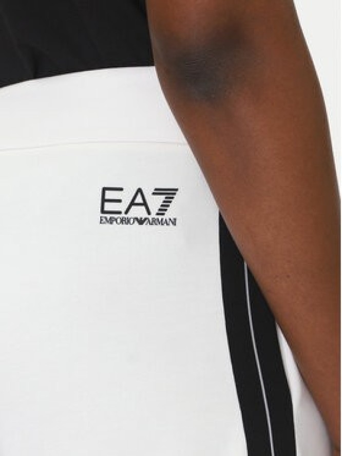 EA7 Emporio Armani Szorty materiałowe 7W000176 AF12643 U0002 Biały Regular Fit