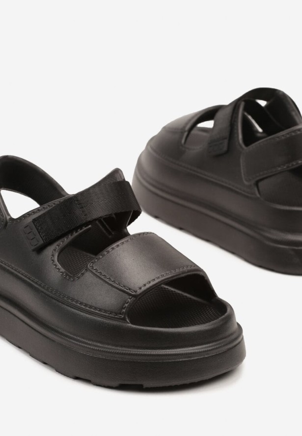 Czarne Sandały Piankowe na Tłoczonej Platformie z Zapięciem na Rzep Telerisa