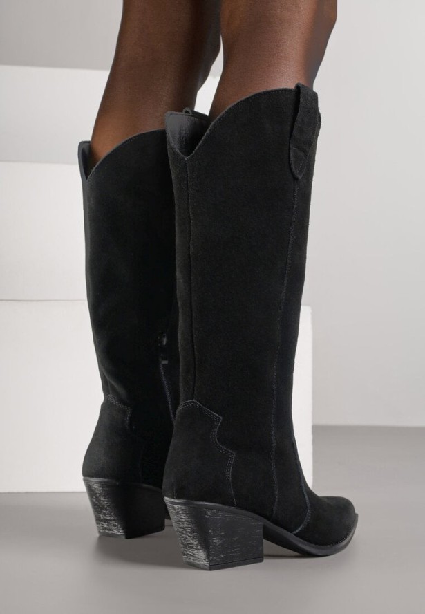 Czarne Kozaki Typu Kowbojki na Stożku z Naturalnego Zamszu Adeora