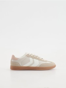 Sneakersy na płaskiej podeszwie - biały