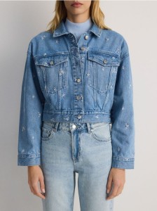 Kurtka jeansowa z haftowanym wzorem - niebieski