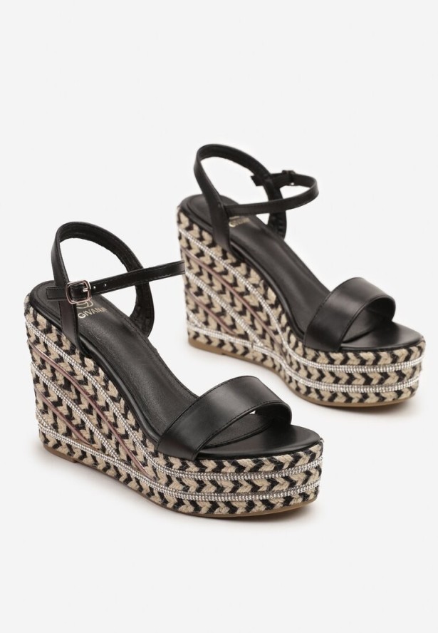 Czarne Sandały na Plecionym Koturnie Pollivira