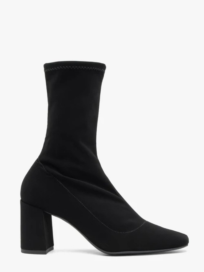 Czarne wyższe botki skarpetowe na słupku