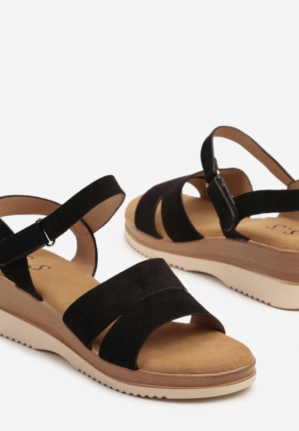 Czarne Sandały na Koturnie z Dwoma Paskami Parseli