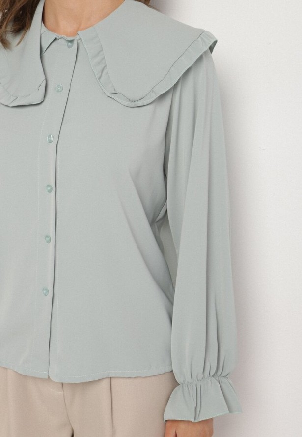 Jasnozielona Koszula z Ozdobnym Kołnierzykiem i Falbankami Emilarae