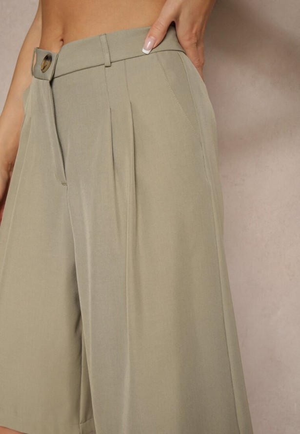 Jasnozielone Szerokie Szorty Typu Bermudy Zdobione Zakładkami Sonellea