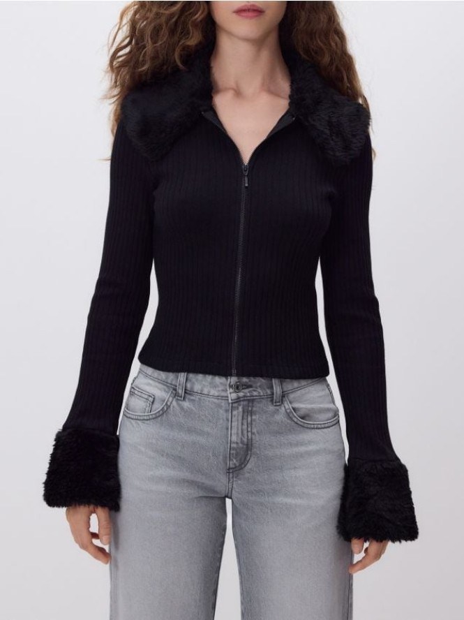 Sweter z kołnierzem - czarny