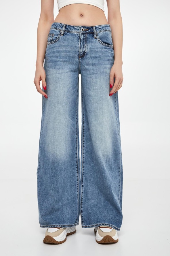 Jeansy damskie ARMANI EXCHANGE