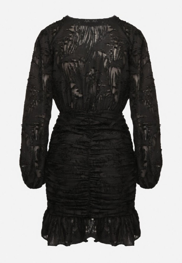 Czarna Kopertowa Sukienka Koronkowa z Bufiastymi Rękawami Falbankami i Marszczeniem Demeriana