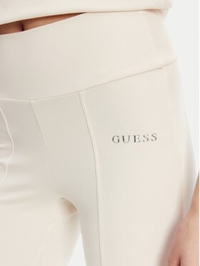 Guess Spodnie dresowe V5RB15 KCD02 Écru Regular Fit